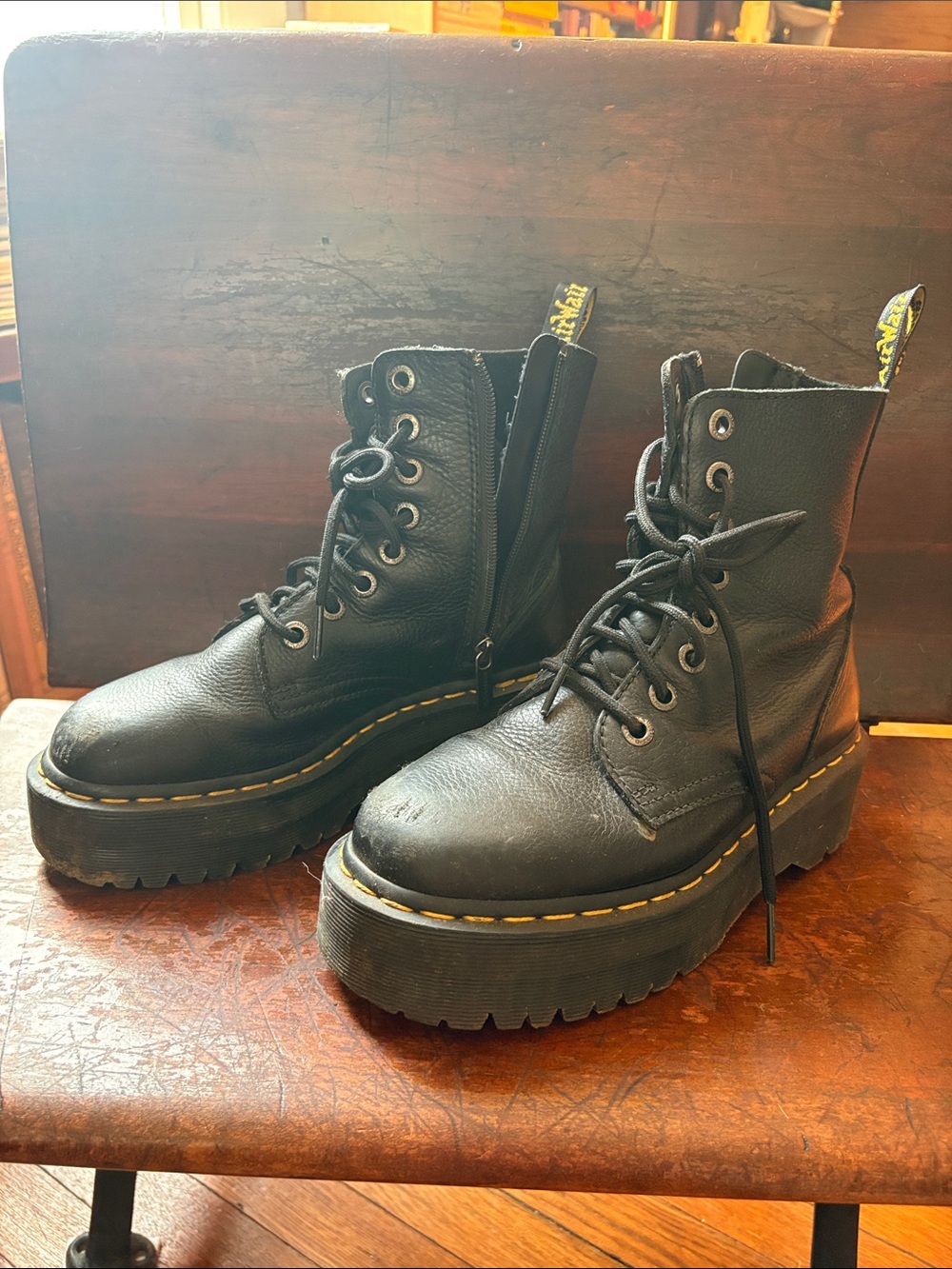 classic dr martens platform lace up boots sz 38/7